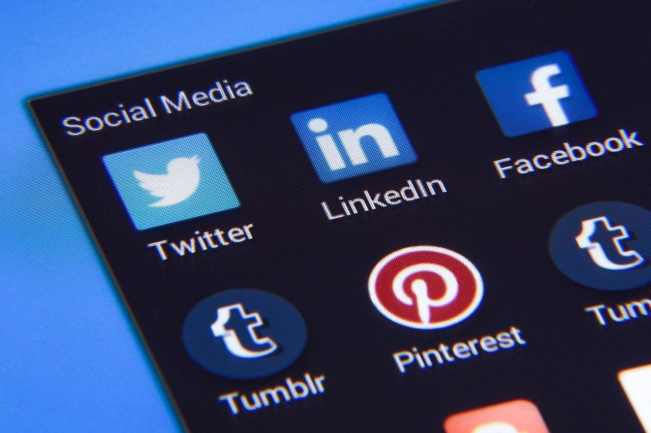 social media advertising-manufacturing and trading-companies  